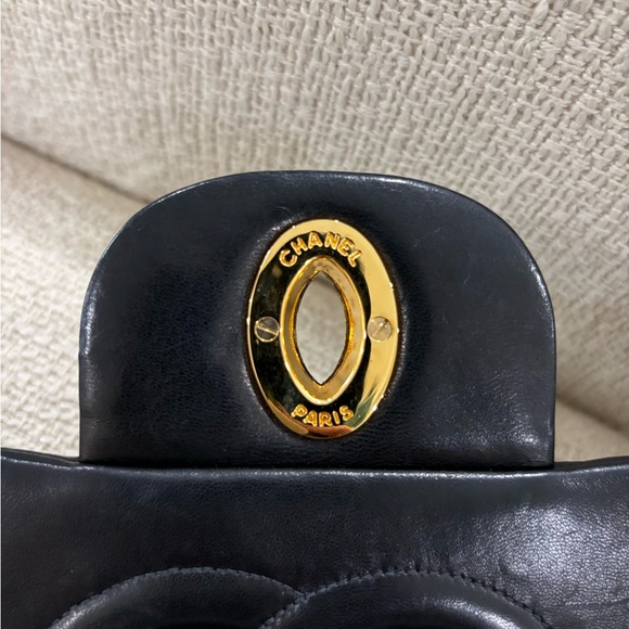 Authentic CHANEL MAXI JUMBO lambskin vintage 24k gold plated crossbody - Picture 11 of 16